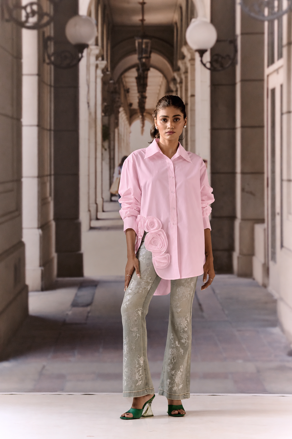 Pink cotton shirt with 3D roses