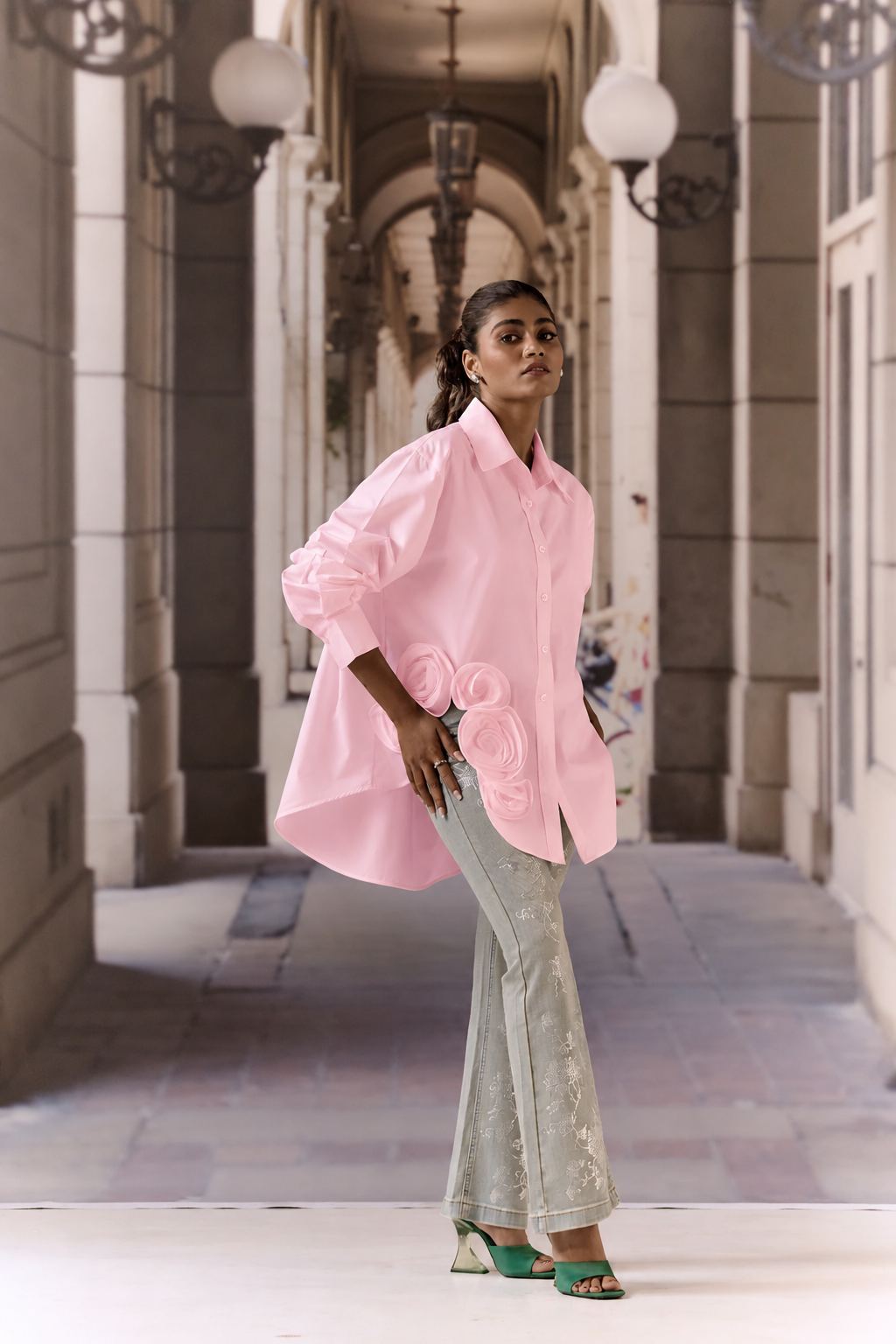 Pink cotton shirt with 3D roses
