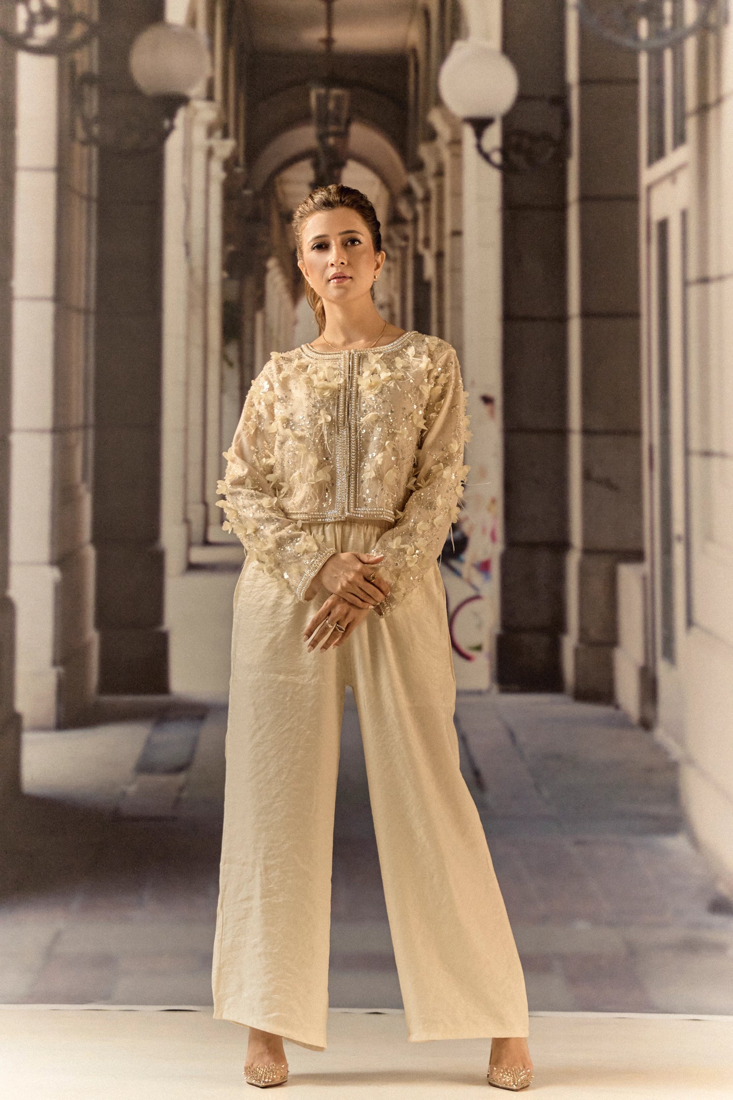 Beige evening cropped jacket with 3D flowers