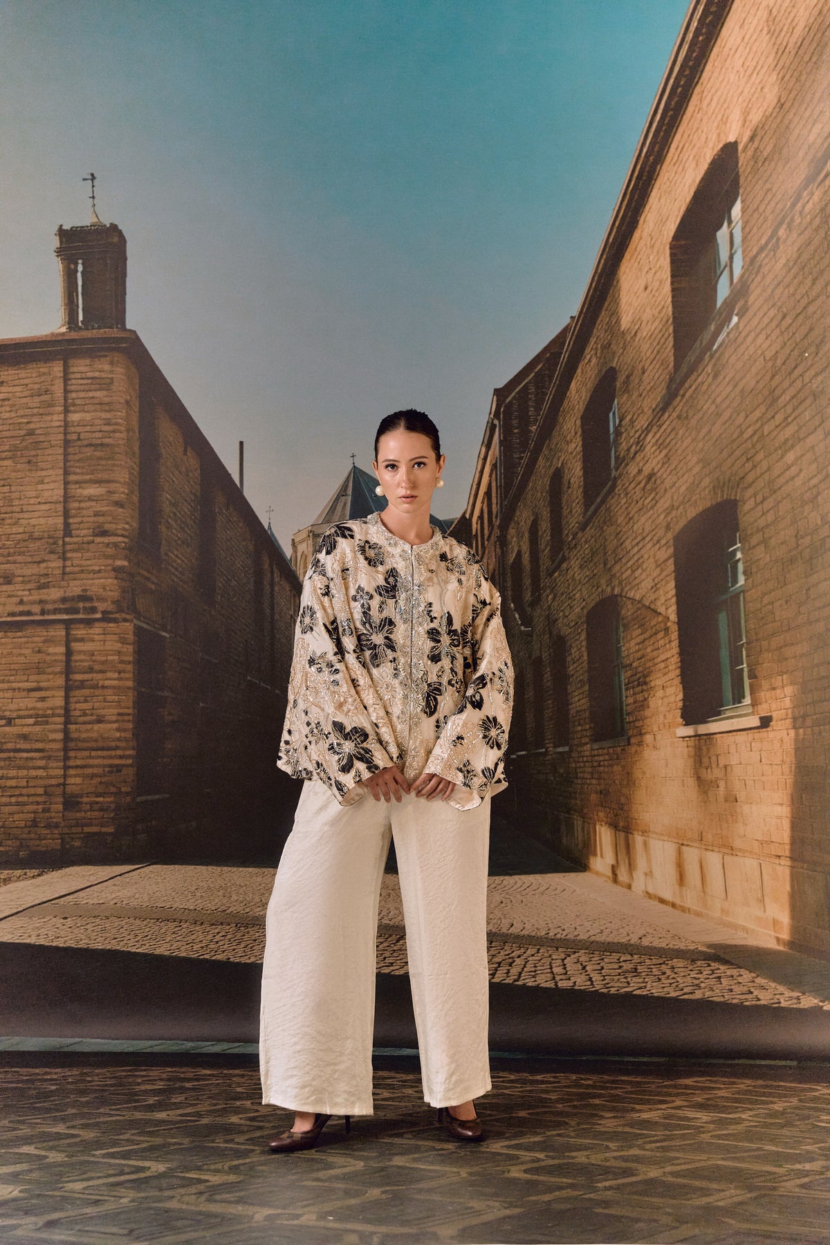 Cape jacket with floral embroidery