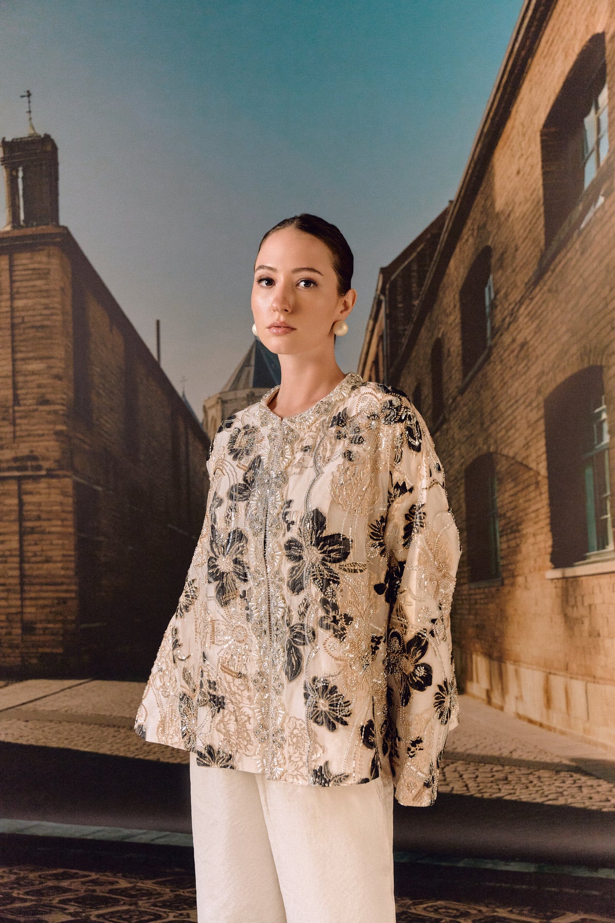 Cape jacket with floral embroidery