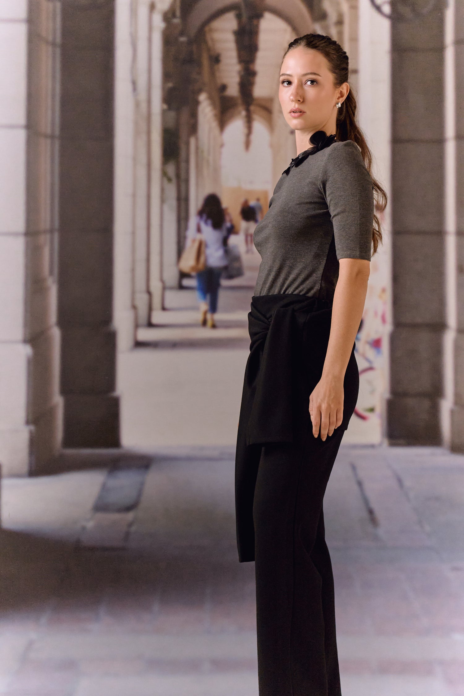 Short sleeve knit top with floral applique neck
