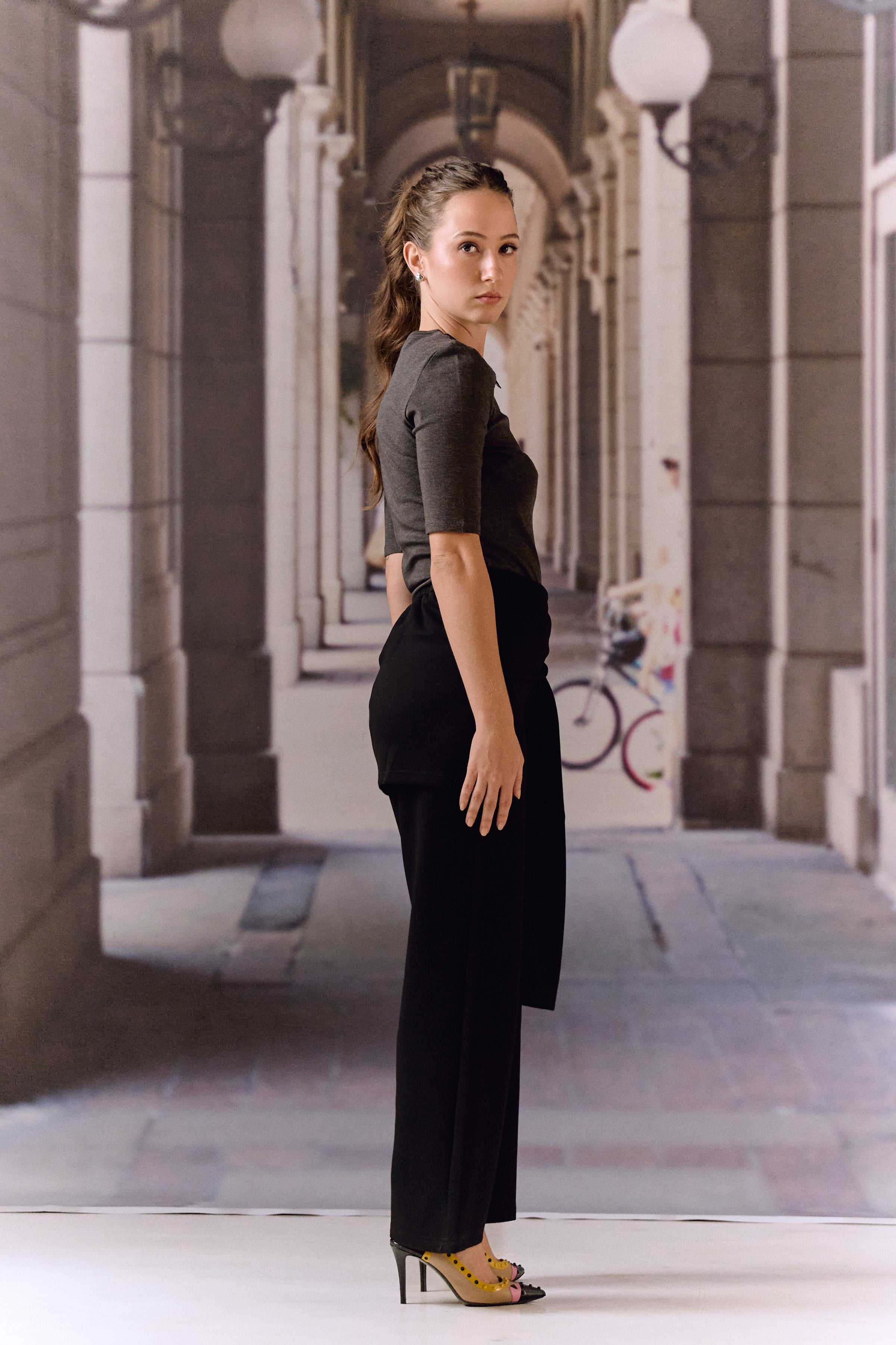 Short sleeve knit top with floral applique neck