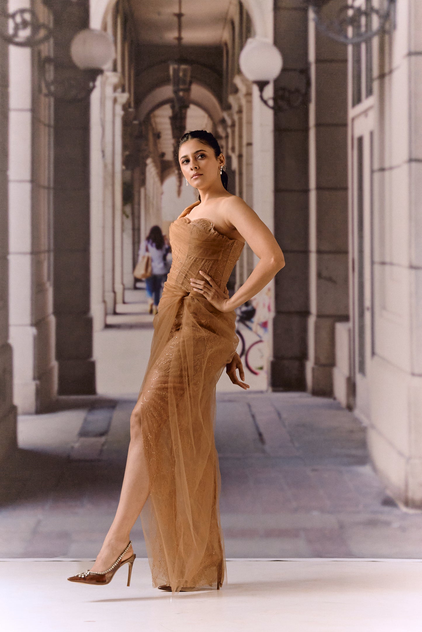 One shoulder corset netted dress with lace - Brown