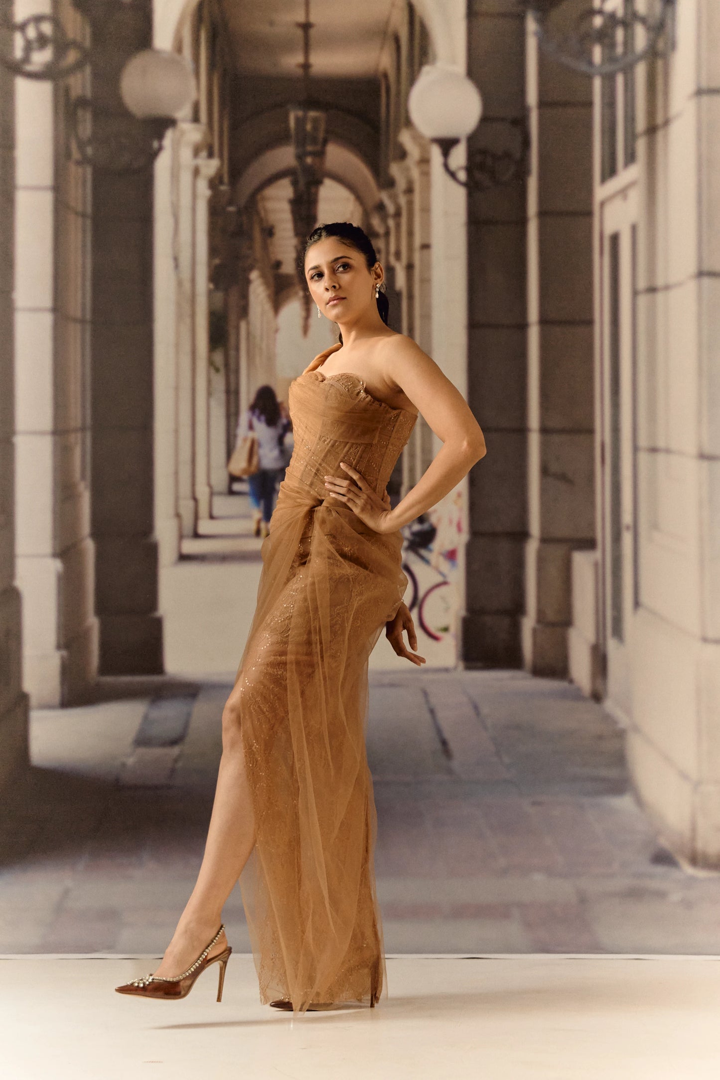 One shoulder corset netted dress with lace - Brown