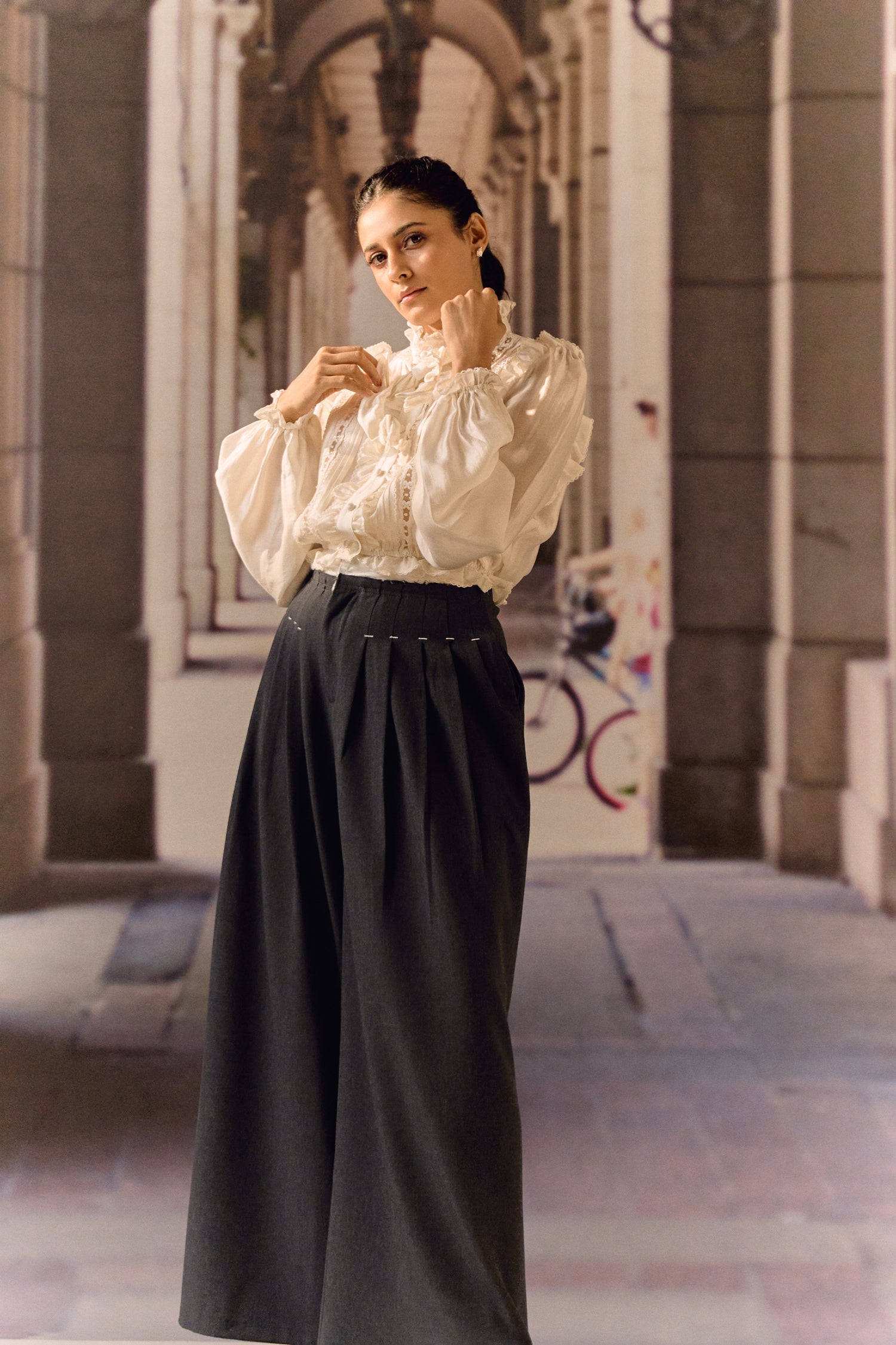 Pintuck trouser with white waist trim - Dark grey