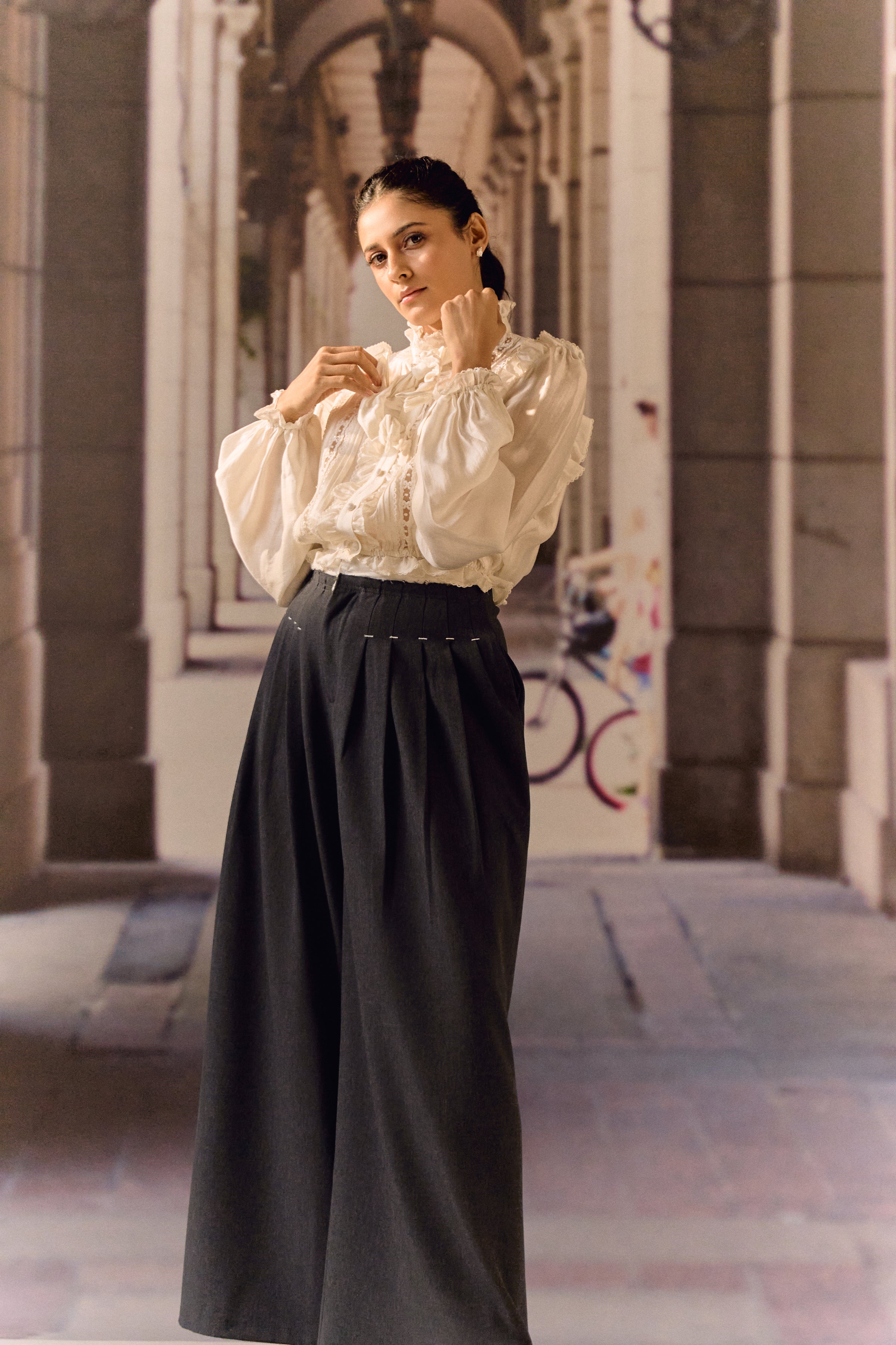 Pintuck trouser with white waist trim - Dark grey